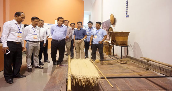 Dak Lak Museum welcomed the delegation attending in the People Exchanging Meeting between Dak Lak and Mondulkiri provinces