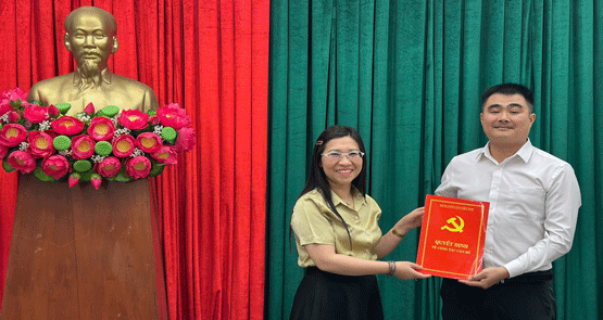 BẢO TÀNG ĐẮK LẮK CÔNG BỐ VÀ TRAO QUYẾT ĐỊNH  BỔ NHIỆM PHÓ TRƯỞNG PHÒNG SƯU TẦM VÀ TRƯNG BÀY