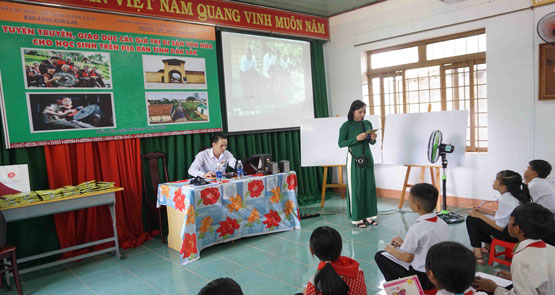 HOẠT ĐỘNG TUYÊN TRUYỀN, GIÁO DỤC CÁC DI SẢN VĂN HÓA CHO HỌC SINH TRÊN ĐỊA BÀN TỈNH CỦA BẢO TÀNG ĐẮK LẮK