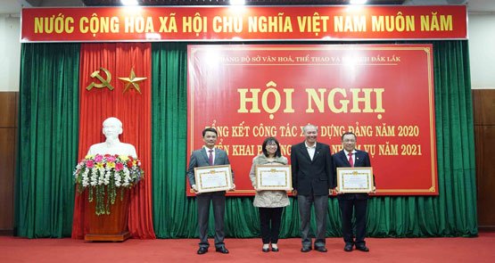 HỘI NGHỊ TỔNG KẾT CÔNG TÁC XÂY DỰNG ĐẢNG NĂM 2020, TRIỂN KHAI PHƯƠNG HƯỚNG, NHIỆM VỤ NĂM 2021