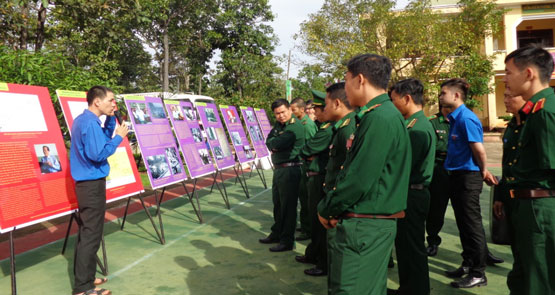 TRIỂN LÃM PHỤC VỤ CÁN BỘ, CHIẾN SĨ ĐỒN BIÊN PHÒNG SÊRÊPÔK